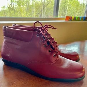 Vintage Auditions Women’s Size 5 Burgundy Oxfords